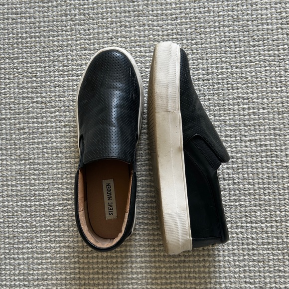 Steve Madden Sneakers - Picture 3 of 6